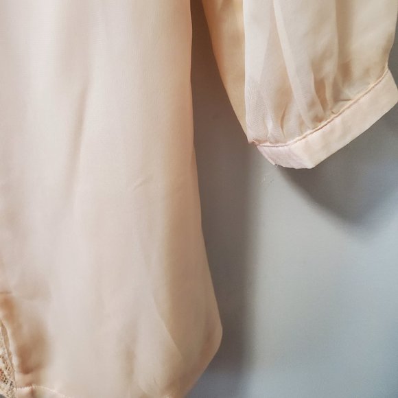 Peach lace dress - Picture 3 of 9